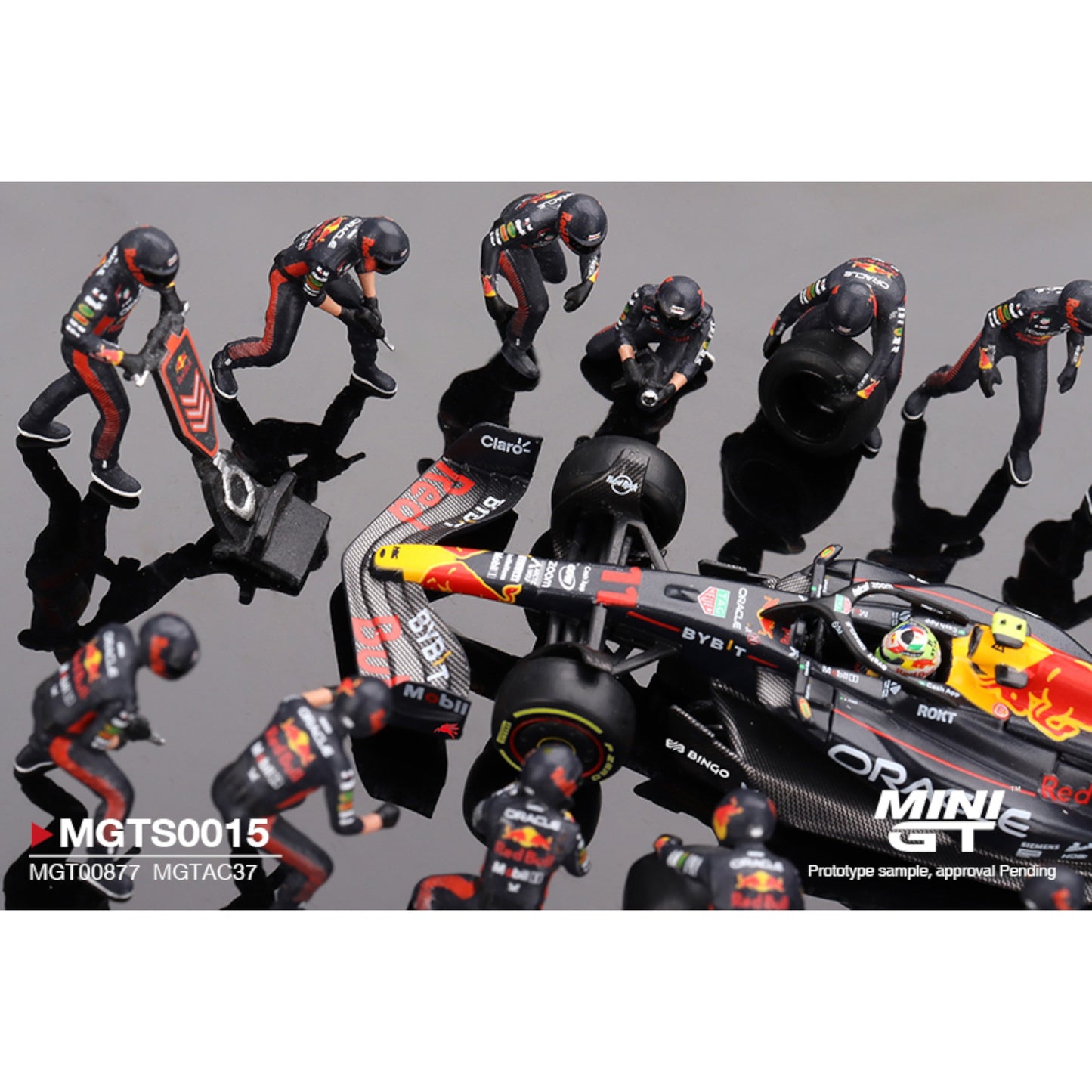 Mini GT - Pre-Order - Oracle Red Bull Racing RB19 #11  Sergio Pérez 2023 F1 2023 Japanese Grand Prix  Pit Crew Set - MGTS0015